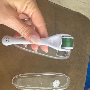 New White and Green Derma Roller